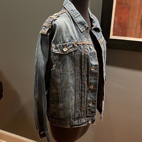 Rocawear lightly distressed embroidered back logo contrasting front denim jacket - Picture 3 of 9